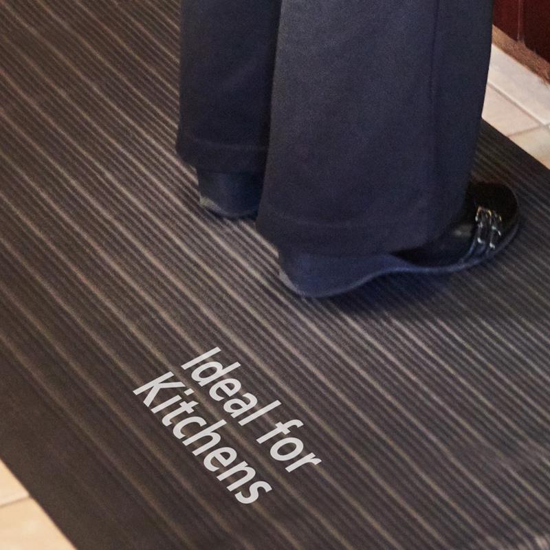 1023571